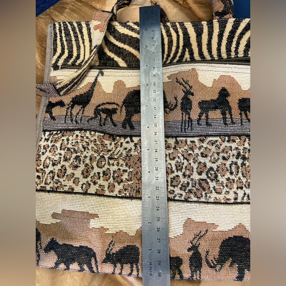 Jade safari theme Tote - Picture 8 of 15